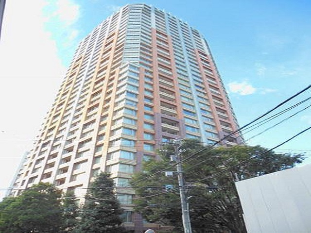 青山パークタワー403の外観