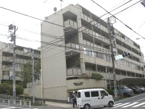 代官山コーポラス1-402の外観