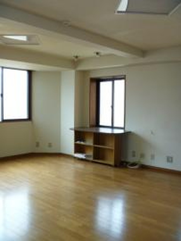 アンサンブルビル3Fの室内14