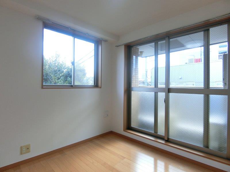 ラ・ヴェルデ上馬103の室内3