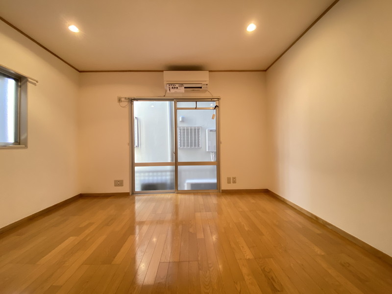 山田ハウス101の室内2