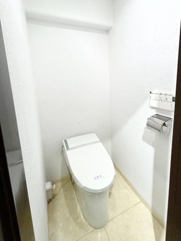 南青山ロータリーマンション101の室内7