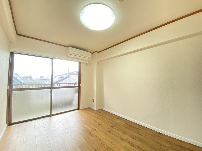 トーシンハイツ中町302の室内1