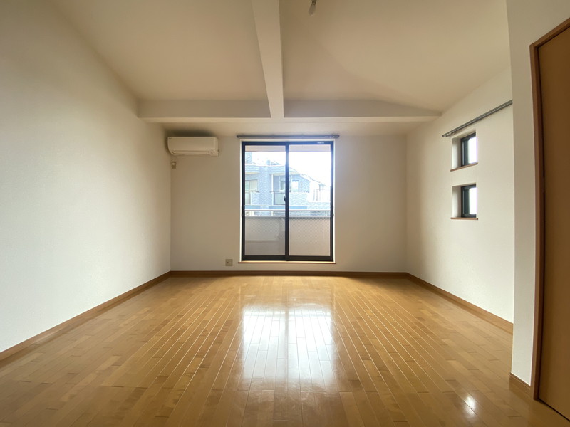 まるいわパレス弦巻301の室内2