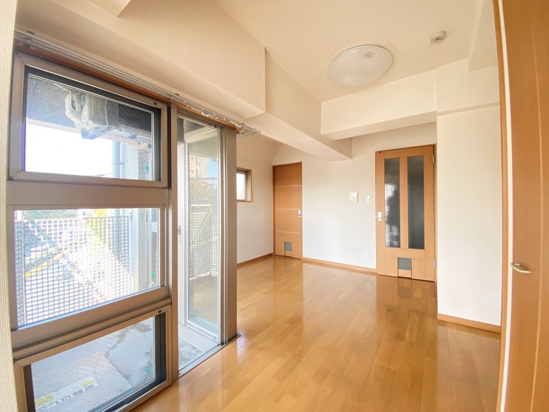 ベルグレードK402の室内2