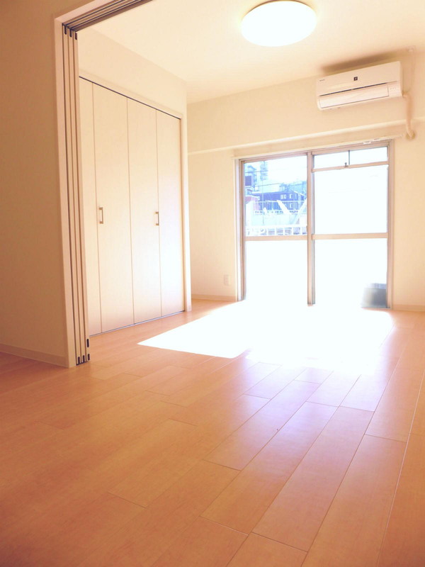 東信松涛マンション302の室内2