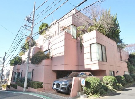 小田急目黒三田マンション1階部分の外観