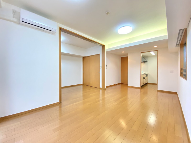 THEパームス代々木上原コスモテラス303の室内1