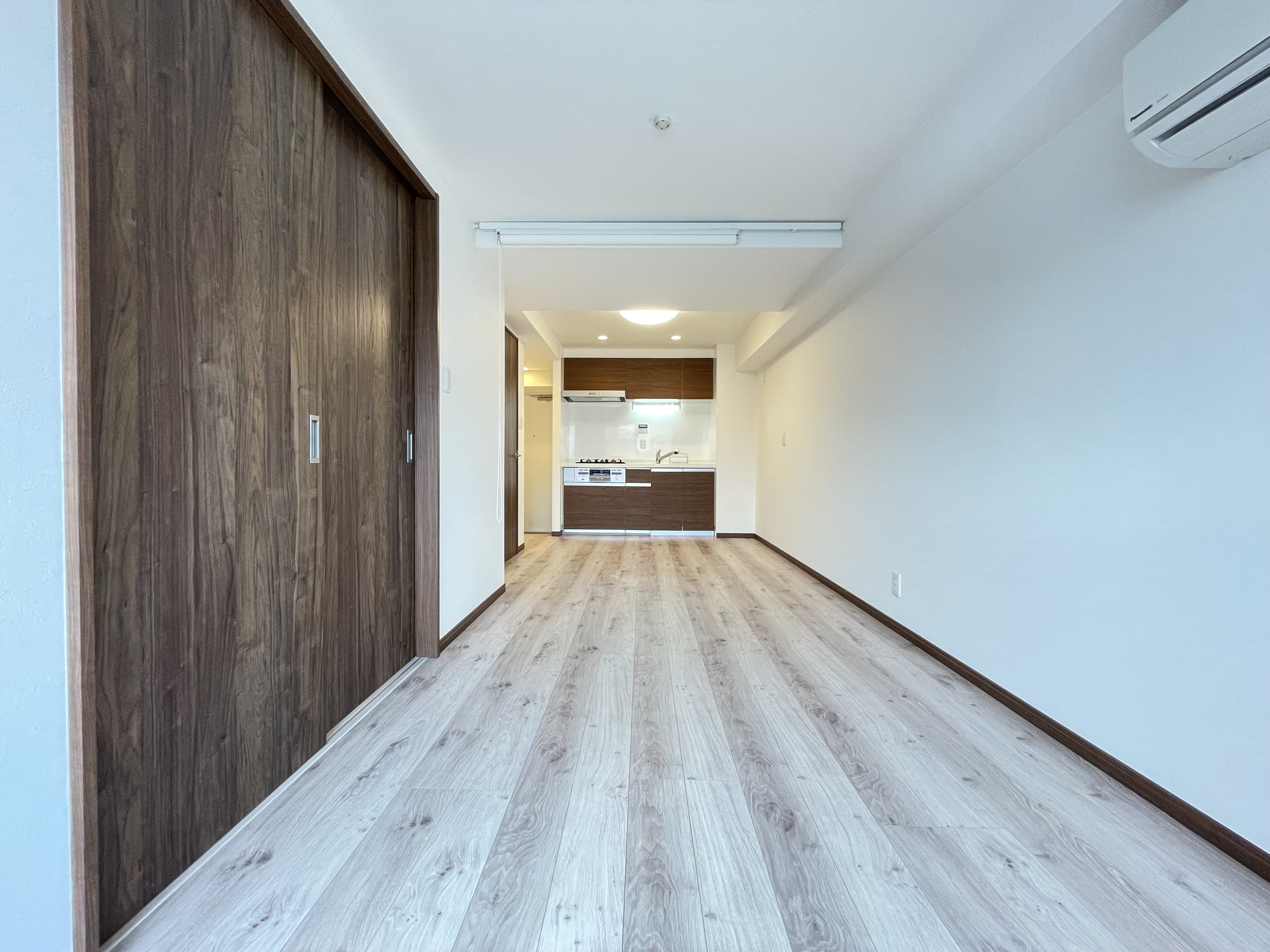 リビング（キッチン正面）