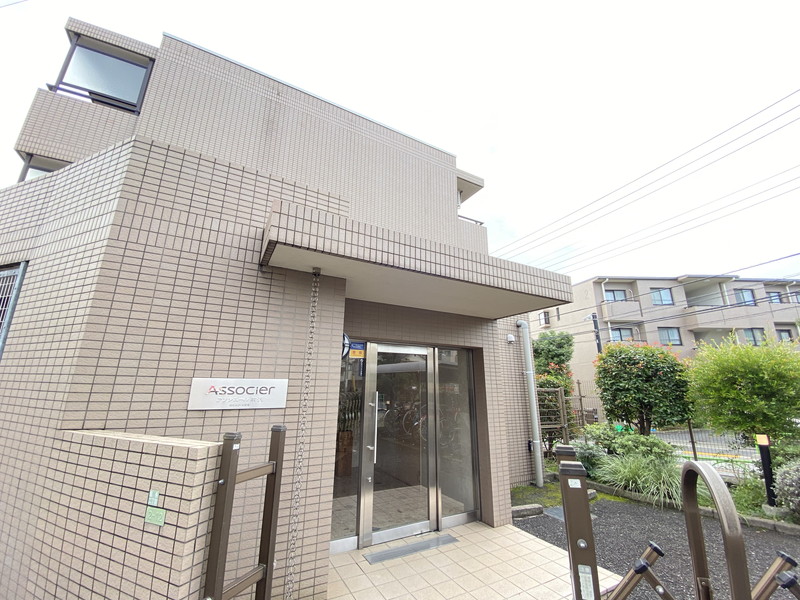 アソシエール駒沢305の外観