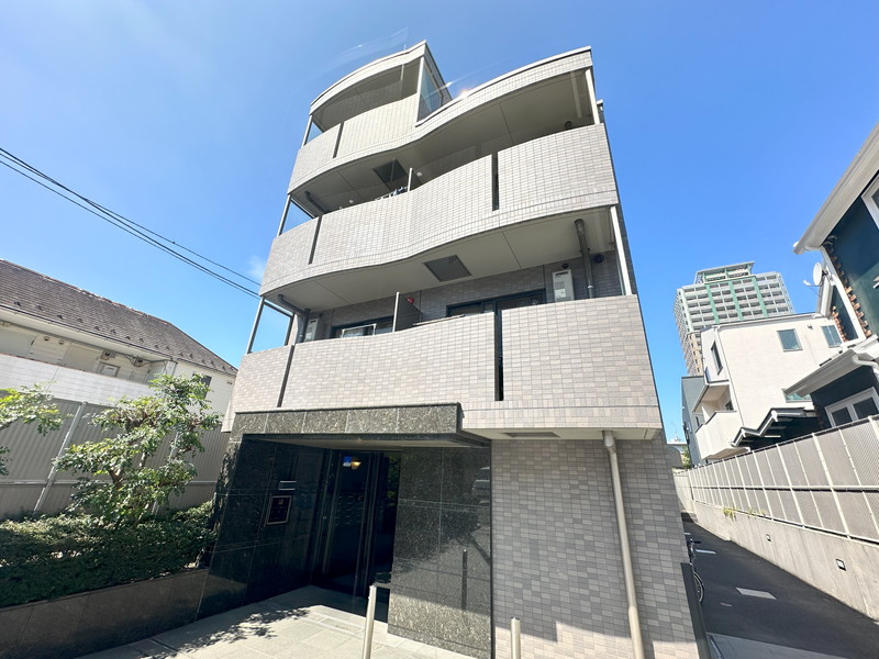 ルーブル駒沢大学参番館206の外観