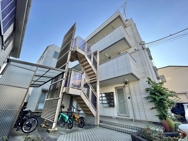 メンゼイル柿の木坂206の外観