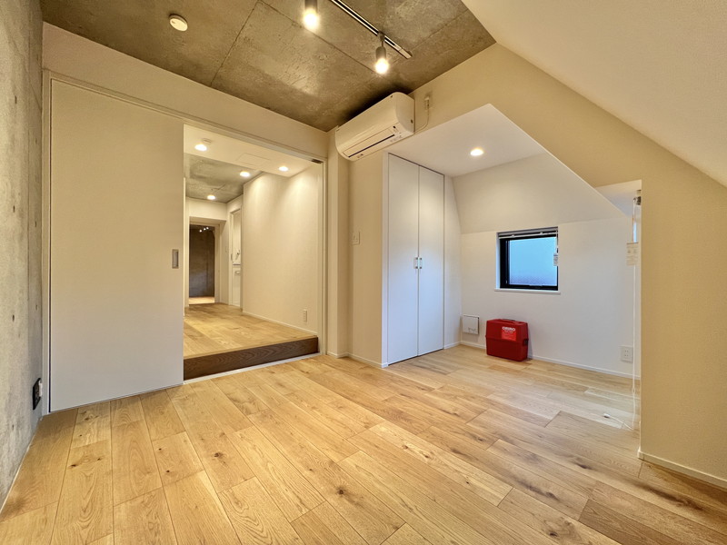 SOLASIA residence 都立大学(ソラシアレジデンス都立大学)402の室内1