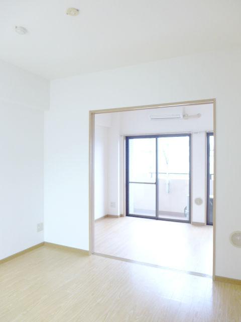 ハイシティ目黒弐番館701の室内2