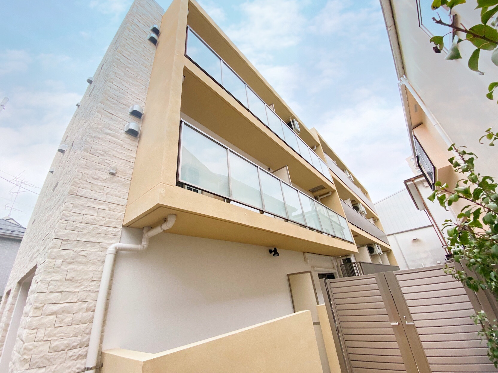 ミラン105の外観