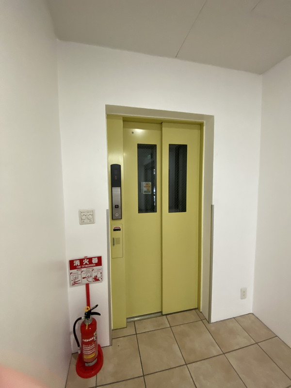 コートTK205の室内10