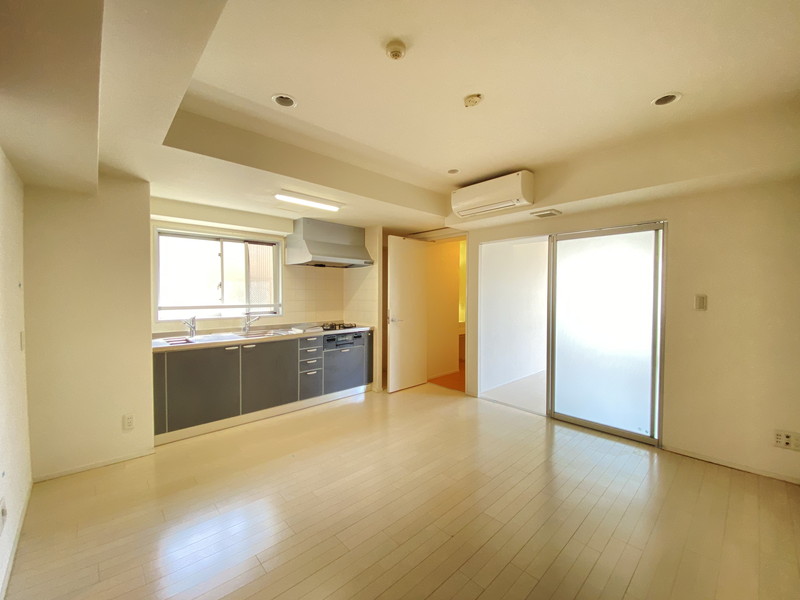 KDXレジデンス西原409の室内1