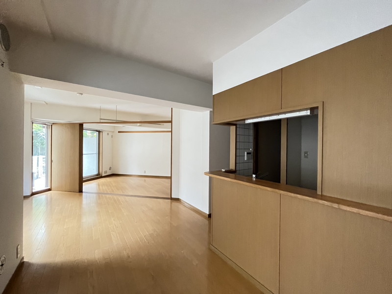 21°de南平台（ニジュウイチドデ南平台）102の室内1