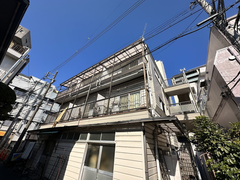 轟ビル305の外観
