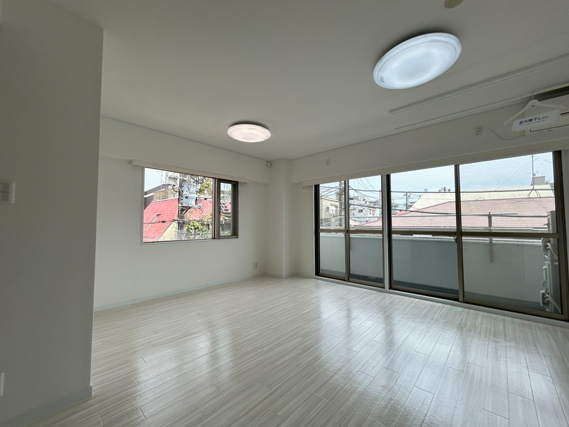 ハピネス三宿301の室内1