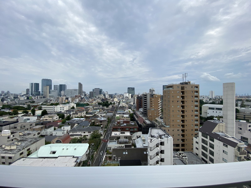 シュトラーレ神山町1301の室内1