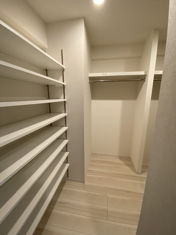 シュトラーレ神山町1301の室内13