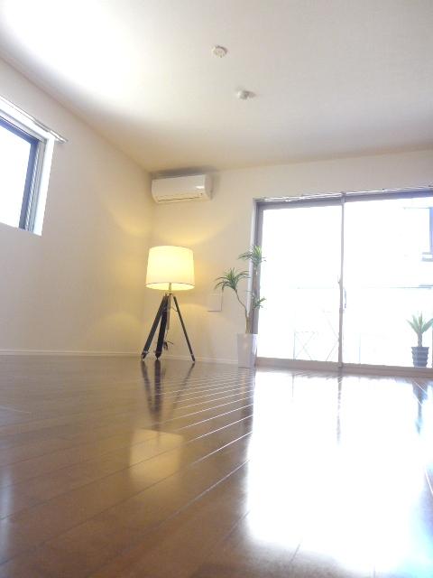 キャステリーノ三宿206の室内4