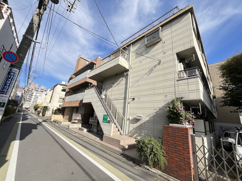ハイツオカモト201の外観
