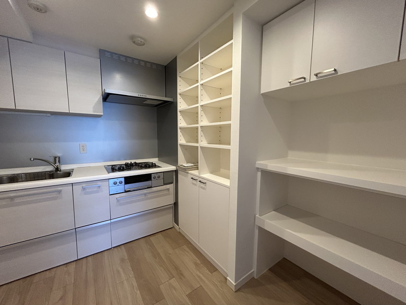 パーク・アヴェニュー神南403の室内7