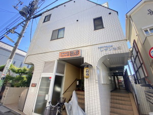 レザン池尻305の外観