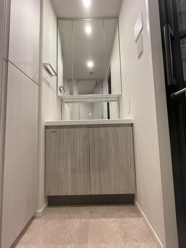 LUMIEC SANGENJAYA（ルミーク三軒茶屋）303の室内9