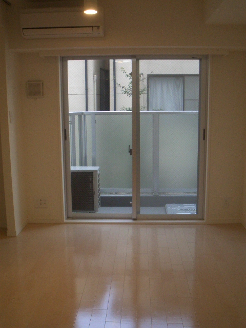 プライムアーバン三軒茶屋306の室内1