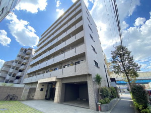 ルーブル学芸大学参番館206の外観