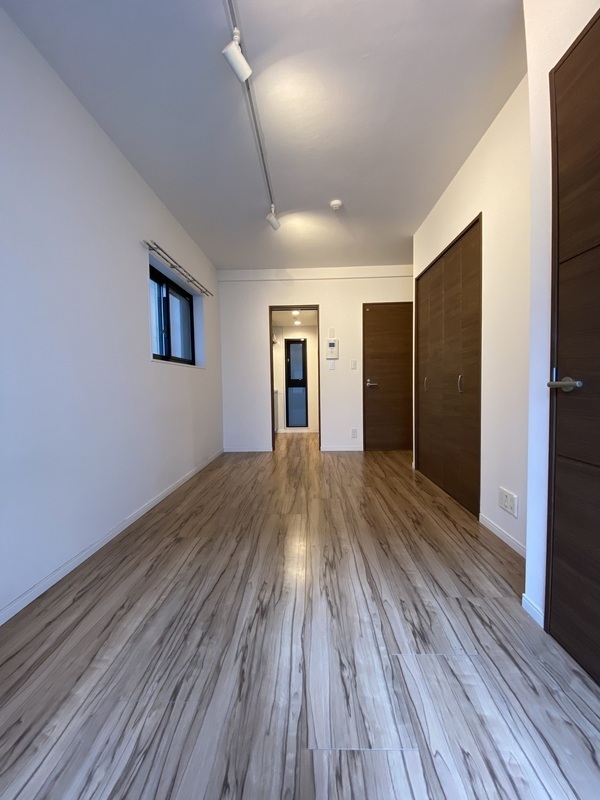 88.AOBADAI402の室内4