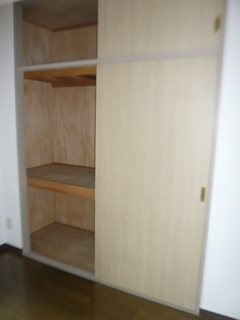 シャンテ三宿402の室内2