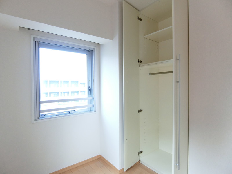 レジディア三軒茶屋602の室内3