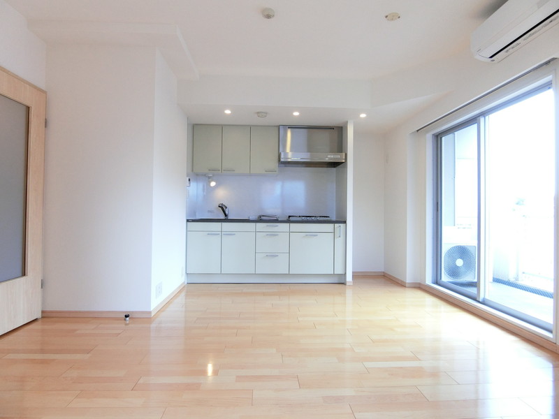 レジディア三軒茶屋602の室内1