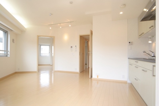 レジディア三軒茶屋1202の室内1