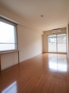 イーストヴァリュー弦巻307の室内3