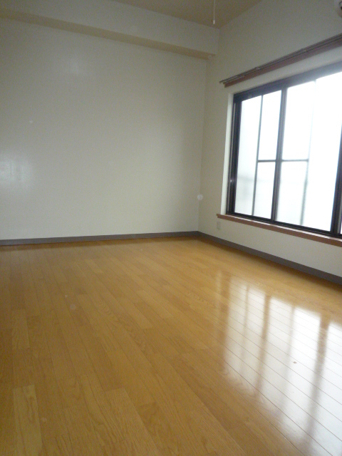 城南AP107の室内3