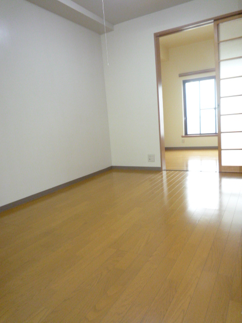 城南AP107の室内2