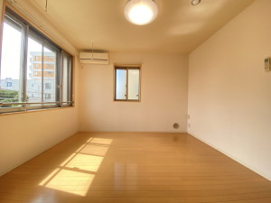 ラフィーネ桜新町305の室内2