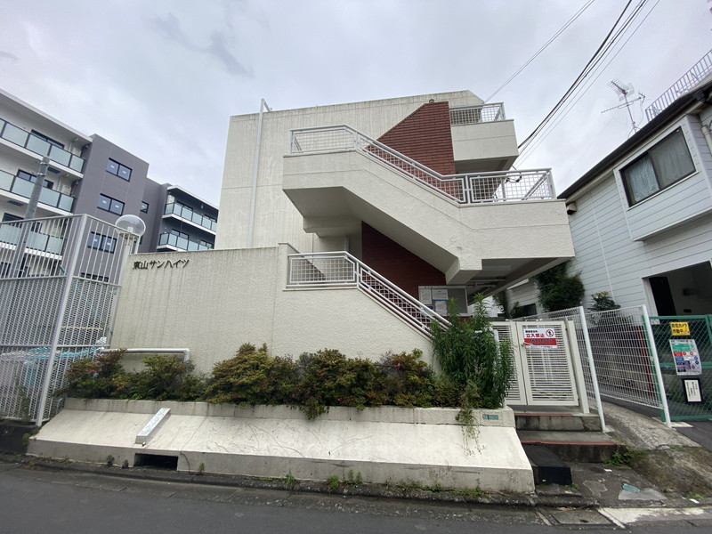 東山サンハイツ101の外観