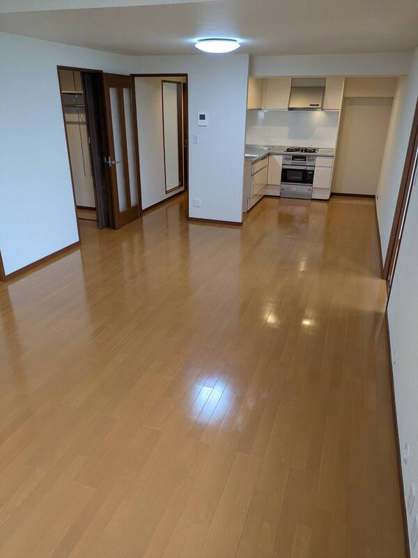 常盤松ロイアルハイツ402の室内9