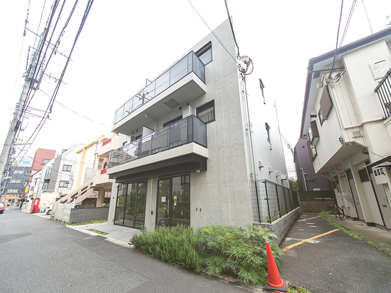 アヴニール三軒茶屋205の外観