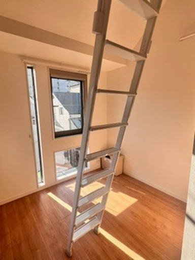 ヒューゲルハイム三軒茶屋302の室内4