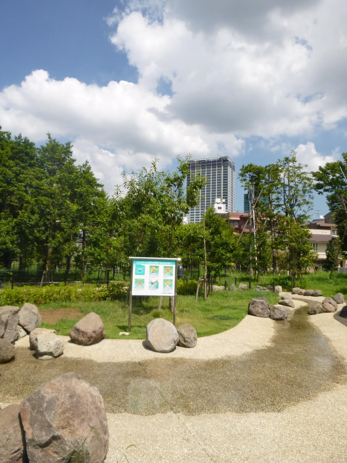 ヒルズ池尻東山公園2Fの室内6