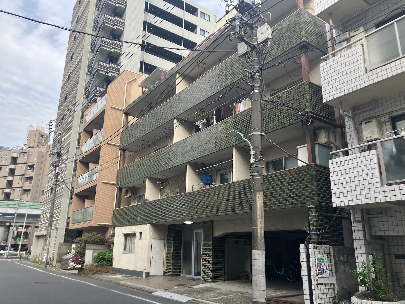 メゾン青葉5階の外観