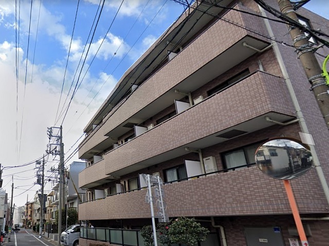 ルーブル三軒茶屋4階部分の外観