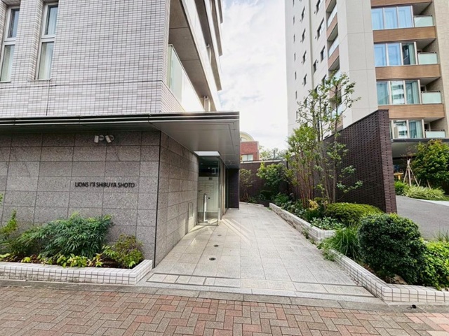 ライオンズアイル渋谷松濤3階の室内1